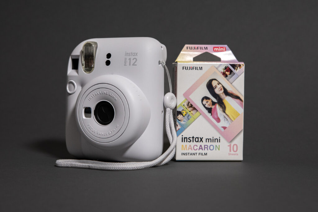 Instax mini 12 polaroid kaamera ja fotopaber