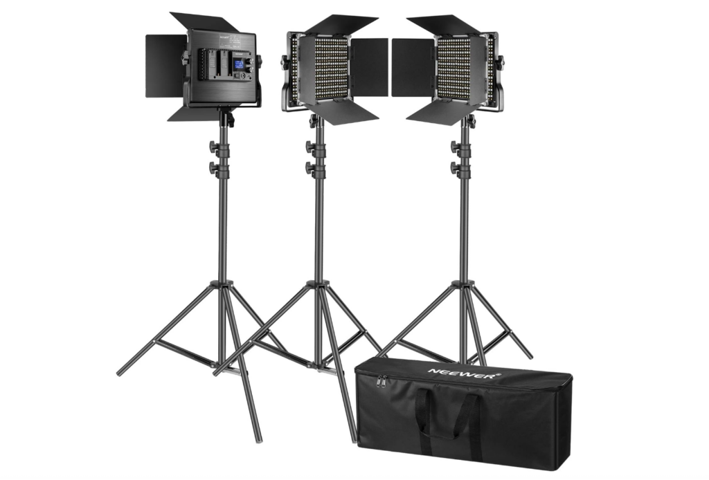 3x Neewer 660 RGB valgustid statiividel ja kandekott
